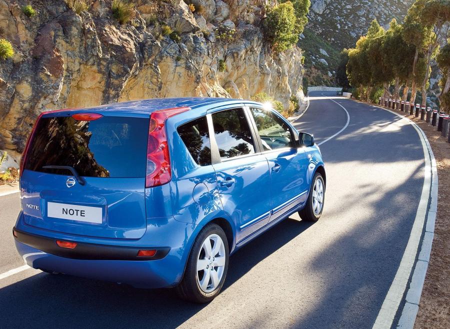  Nissan Note 2005 года  (фото 17 из 22)